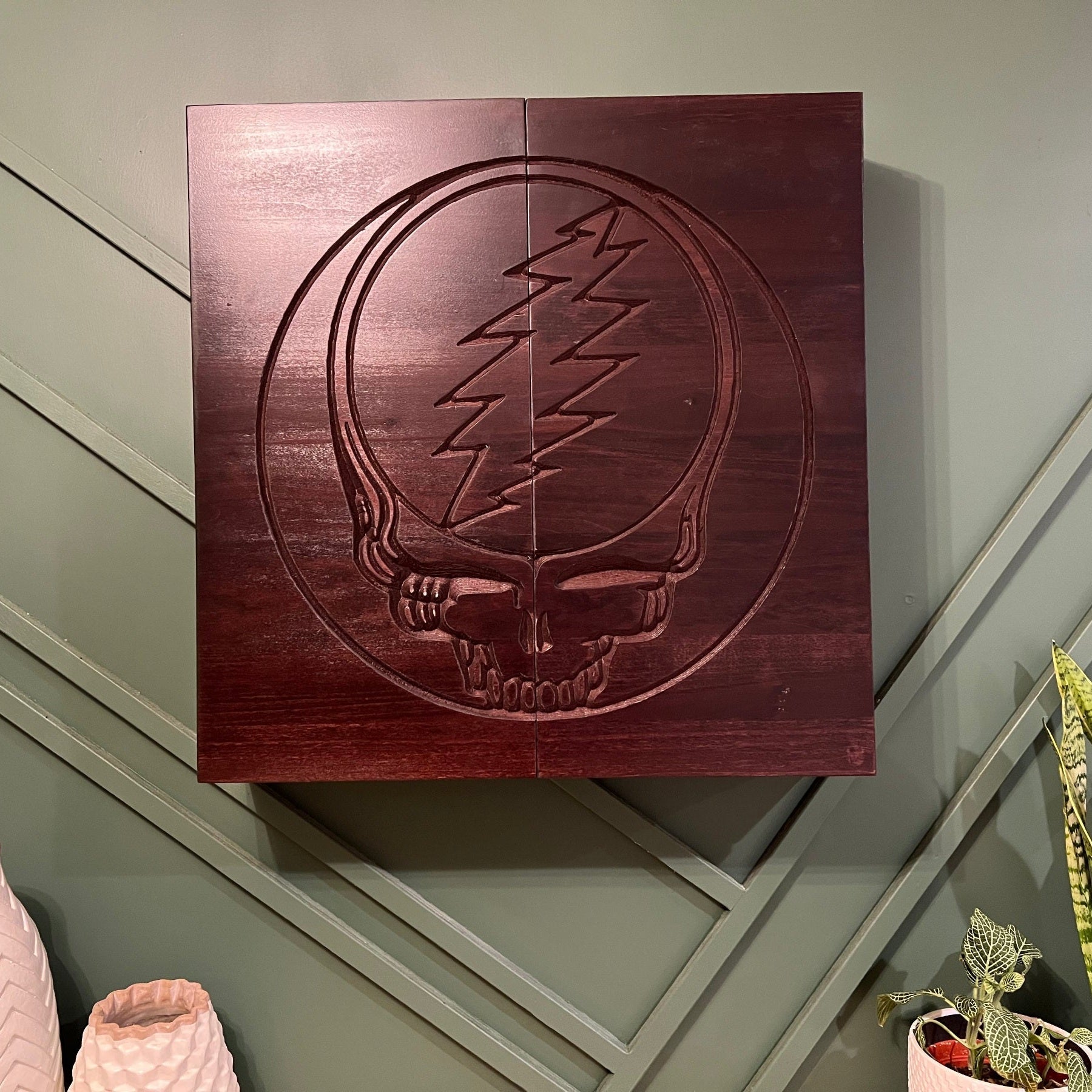The Pub Dartboard Cabinet Set