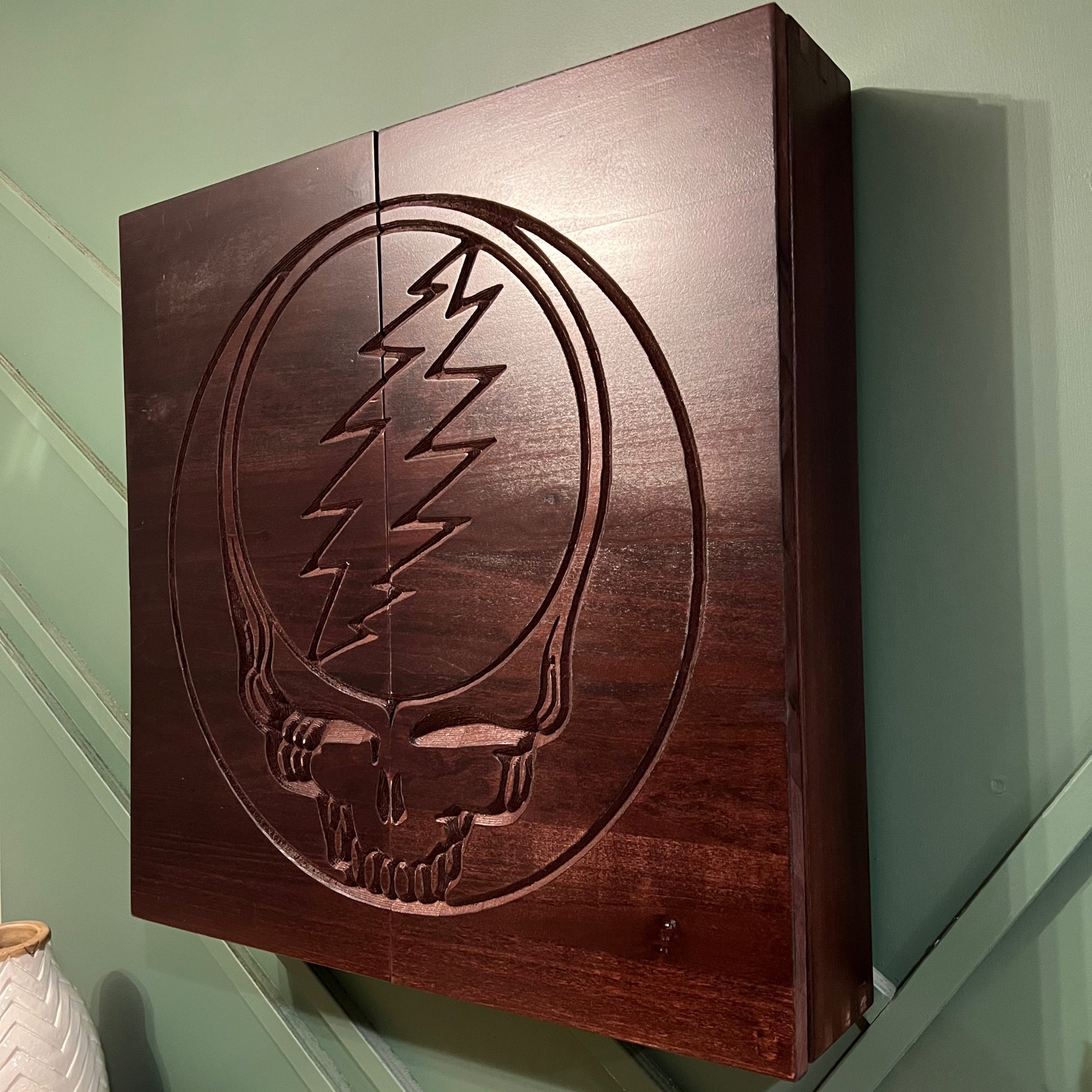The Pub Dartboard Cabinet Set