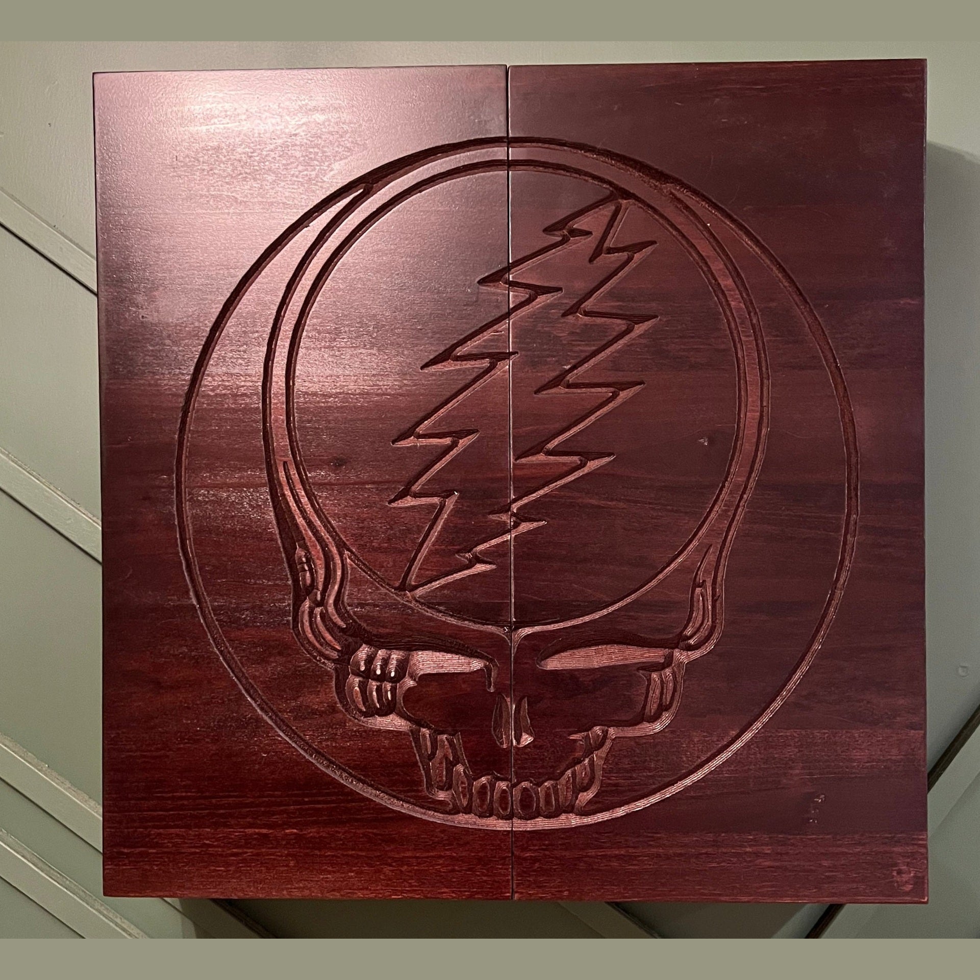 The Pub Dartboard Cabinet Set